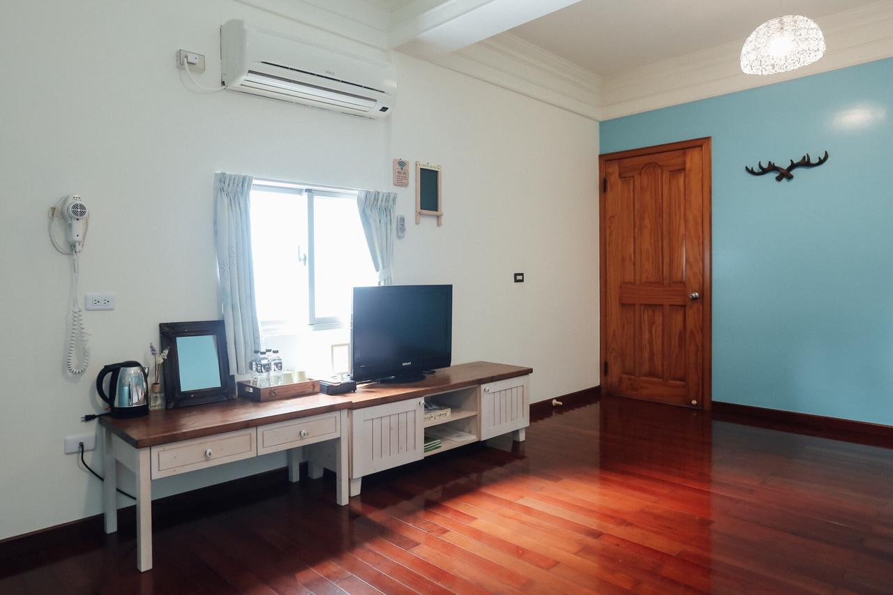 Jia Lin Homestay Donggang Extérieur photo