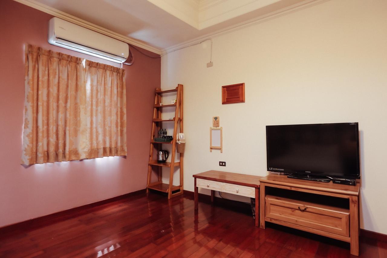 Jia Lin Homestay Donggang Extérieur photo