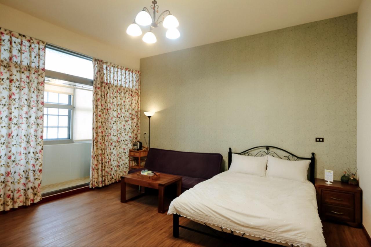 Jia Lin Homestay Donggang Extérieur photo